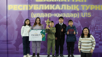 Фотография к новости: Таразда шахматтан жасөспірімдер арасында турнир өтті