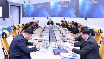 Фотография к новости: Бектенов сарапшылармен және бизнес өкілдерімен салық реформасы мәселелерін талқылады