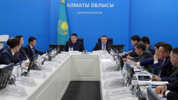 Фотография к новости: Қанат Бозымбаев Алатау ауданын дамыту мәселелері бойынша Жобалау кеңсесінің отырысын өткізді 