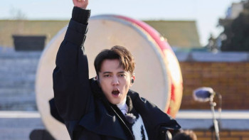 Фотография к новости: Қараторғай мен Феникс – Димаш Құдайберген мен Гун Линның орындауындағы мәдениеттер қосындысы