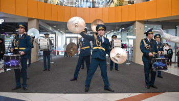 Фотография к новости: Әскери музыканттар Жеңіс күніне арнап концерт қойды