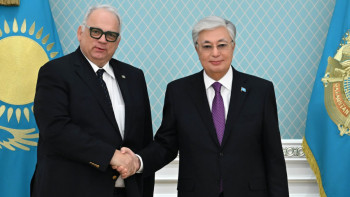 Фотография к новости: Тоқаев Халықаралық күрес федерациясының президентін қабылдады