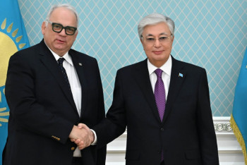 Фотография к новости: Тоқаев Халықаралық күрес федерациясының президентін қабылдады