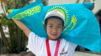 Фотография к новости: Елордалық жеті жасар оқушы халықаралық ғылыми олимпиадада алтын медаль алды