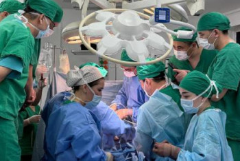 Фотография к новости: Түркістанда 19 жастағы қыз анасына бауырын беріп, донор болды