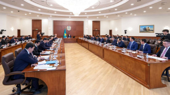 Фотография к новости: Бектенов кәсіпкерлермен көлік-логистика саласын дамытуды талқылады