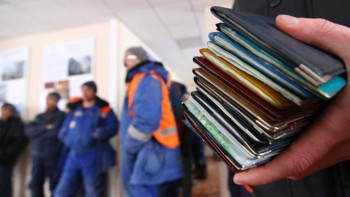 Фотография к новости: Қазақстанға қай елдерден жұмысшылар көп келеді?