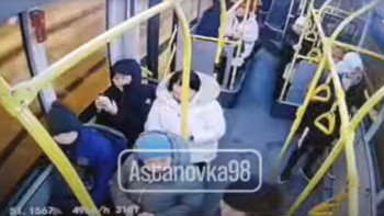 Фотография к новости: Астанада электр бағанына соғылған автобус салонынан кадрлар жарияланды