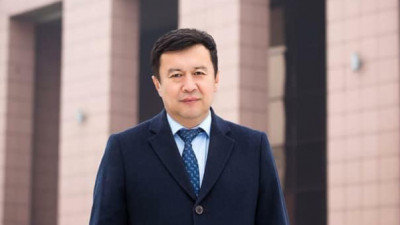 Актер Әбдіхалықов әуреге салған әуекомпаниясының тірлігіне наразылық білдірді