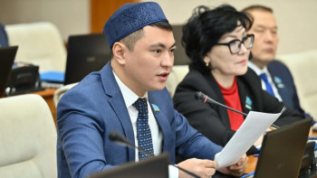 Фотография к новости: Депутат: Өлік шығарған үй иелері дастархан жаюға мәжбүр