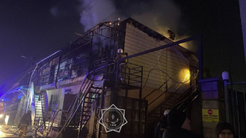 Фотография к новости: Алматыда азық-түлік дүкені өртенді