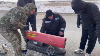 Фотография к новости: Қостанайда 70 шетелдік азамат қар құрсауында қалған