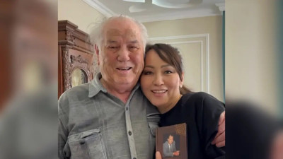 «Соңғы сапарына шығарып сала алмадым»: Айгүл Иманбаева Дулат Исабеков туралы айтты