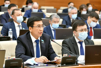 Фотография к новости: Асхат Аймағамбетов сүйінші жаңалық айтты