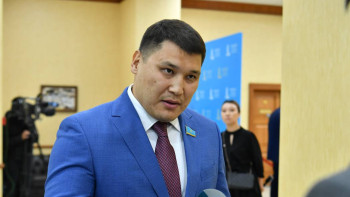 Фотография к новости: Тағы бір депутат қызметінен кетті