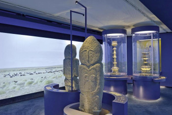 Фотография к новости: "Аз зерттелген алып ел". Қазақ көрмесі француздарды тәнті етті