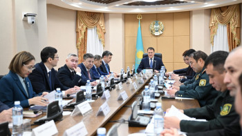 Фотография к новости: Сенатта биологиялық қауіпсіздіктің қазіргі жағдайы мен болашағы талқыланды