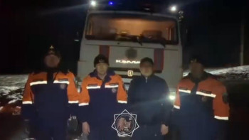 Фотография к новости: Талдықорғанда екі автокөлік мұз астына түсіп кеткен