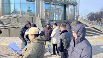 Фотография к новости: Жөндеу жүргізген жұмысшылар жалақыға жарымады