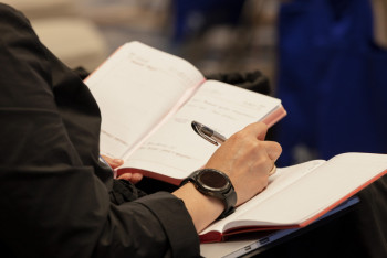 Фотография к новости: Заңдар қазақ тілінде жазылу үшін не істеу керек? – Министр жауап берді