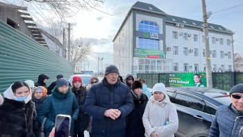 Фотография к новости: Ата-аналар оқу ақысы үшін төлеген миллиондарын қайтара алмай жүр