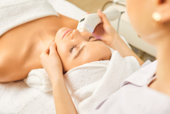 Фотография к новости: 400 мың теңгеге бет күтімі: Сұлулық салондары клиенттерге тұзақ құрған