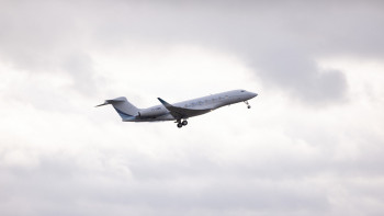 Фотография к новости: Астаналық жолаушы ұшақ есігін ашып жіберген