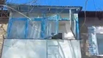 Фотография к новости: Үш жастағы немересі балконға қамап қойған әже құтқарылды