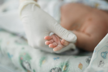 Фотография к новости: Өскеменде үйде босанған әйелдің сәбиі өлі туған