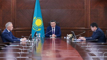 Фотография к новости: Бектенов кәсіпкерлерді 2 апта ішінде салық сомасын әділетті түрде төлеуге шақырды