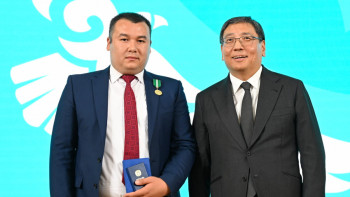 Фотография к новости: Дәрігер Шохмурод Молайханов: Алғыс айтудан шаршамаңыздар!