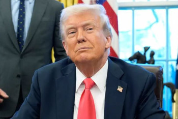 Фотография к новости: Трамп Зеленскийді "диктатор" деп атаған сөздерінен бас тартты