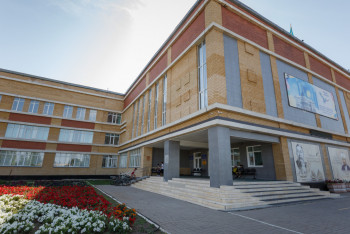 Фотография к новости: Ауылдағы мұғалімдер көбірек жалақы ала ма?