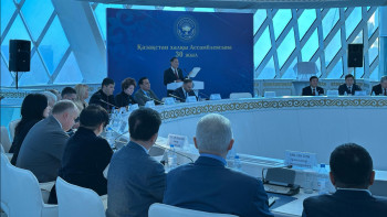 Фотография к новости: Президент Ассамблея мүшелерін құттықтады