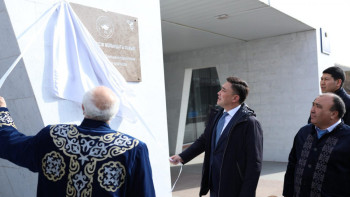 Фотография к новости: Шымкентте «Бірлік пен келісім жолындағы 30 жыл» ескерткіш тақтасы ашылды