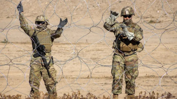 Фотография к новости: АҚШ Мексика шекарасындағы әскерді күшейтті