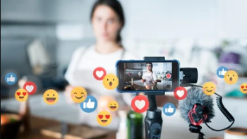 Фотография к новости: Блогерлер тегін тамақ ішкені үшін де салық төлеуі тиіс