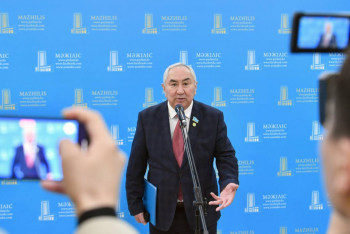 Фотография к новости: "Мүмкін ол шаршаған шығар". Жигули Дайрабаевтың партиядан кету себебі қандай