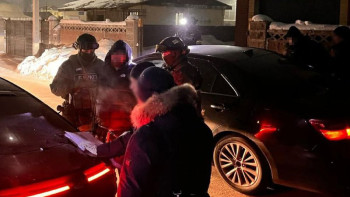 Фотография к новости: 15 кг "гашиш" есірткі сатпақ болғандар ұсталды