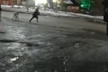 Фотография к новости: Астанада белгісіз біреулердің оғаш әрекеттері видеоға түсіп қалды