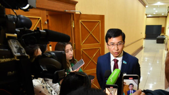 Фотография к новости: "Қашып құтыла алмаймыз". Аймағамбетов балаларды шектеумен келіспейтінін айтты