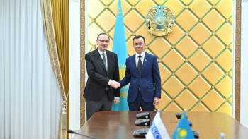 Фотография к новости: Әшімбаев ЕҚЫҰ-ның Астанадағы кеңсе басшысымен кездесті