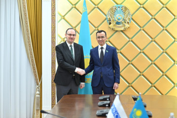 Фотография к новости: Әшімбаев ЕҚЫҰ-ның Астанадағы кеңсе басшысымен кездесті