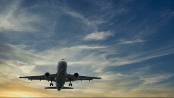 Фотография к новости: Дәрігер ұшақта есін жоғалтқан жолаушының өмірін сақтап қалды