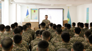 Фотография к новости: 17 мыңнан астам әскери қызметшінің кредиті кейінге шегерілді