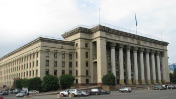 Фотография к новости: ҚБТУ айналасындағы шу. Қор түсінік берді