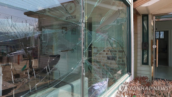 Фотография к новости: Оңтүстік Корея әскері Солтүстік Корея маңындағы ауылға бірнеше әуе бомбасын тастады