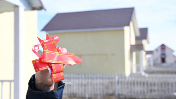 Фотография к новости: 8 наурыз қарсаңында аналарға пәтер кілті берілді