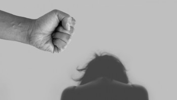 Фотография к новости: "Зорлық-зомбылық тек күйеуден емес": Дағдарыс орталығы әйелге қандай көмек береді?