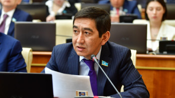 Фотография к новости: Ринат Зайытов театрлардағы негізгі мәселелерді атады